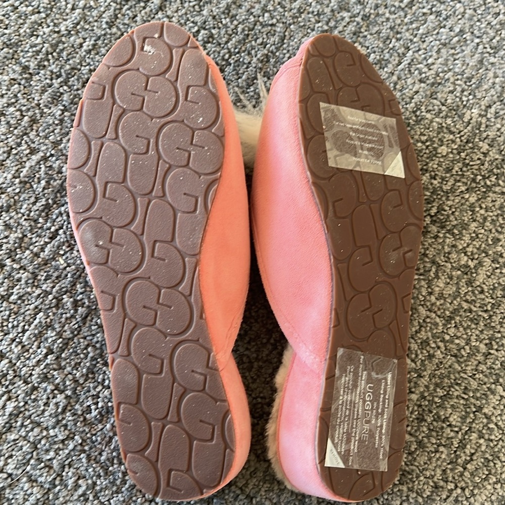 Kitten heal pink suede UGG slippers never worn! - Picture 4 of 4